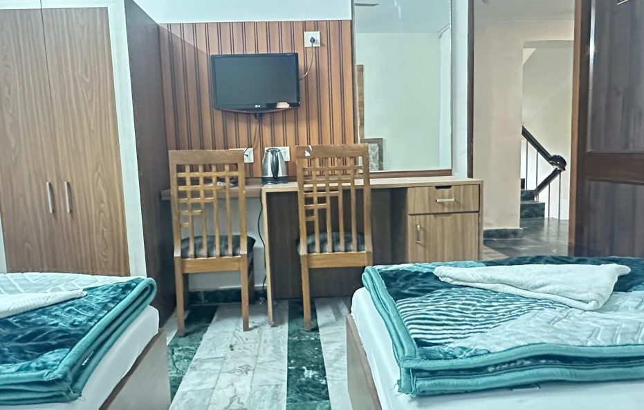 Hotel Shashi International
