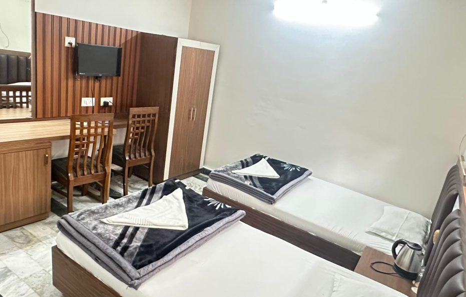 Hotel Shashi International