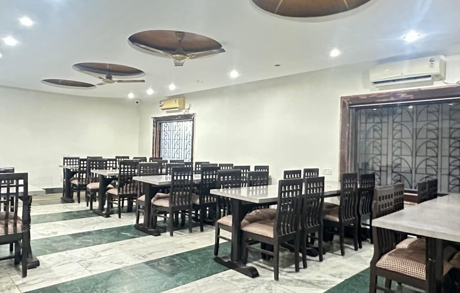 Hotel Shashi International