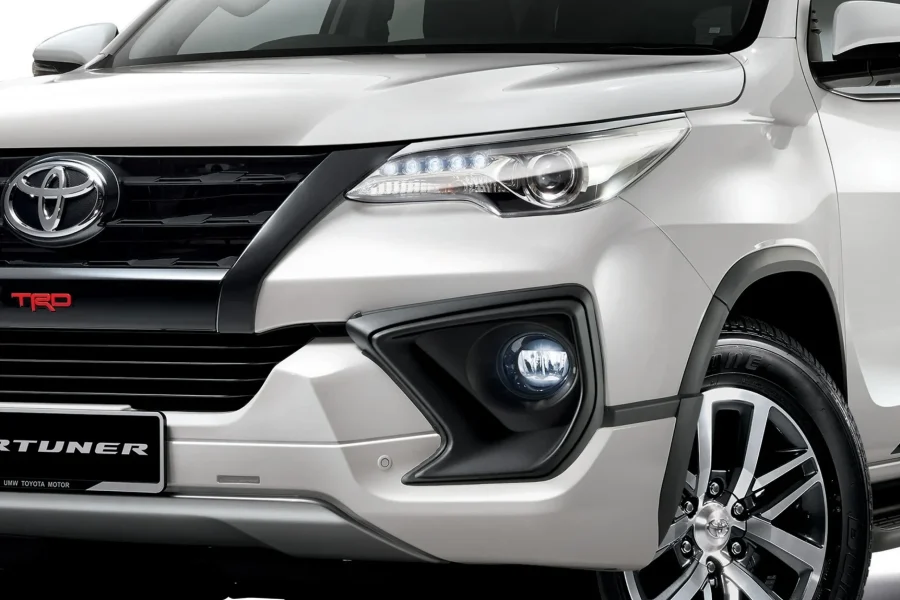 Toyota Fortuner 4dr SUV